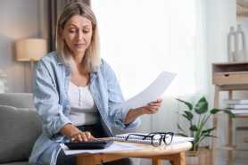 Alimenty, egzekucja i odpowiedzialność za dom opieki ojca